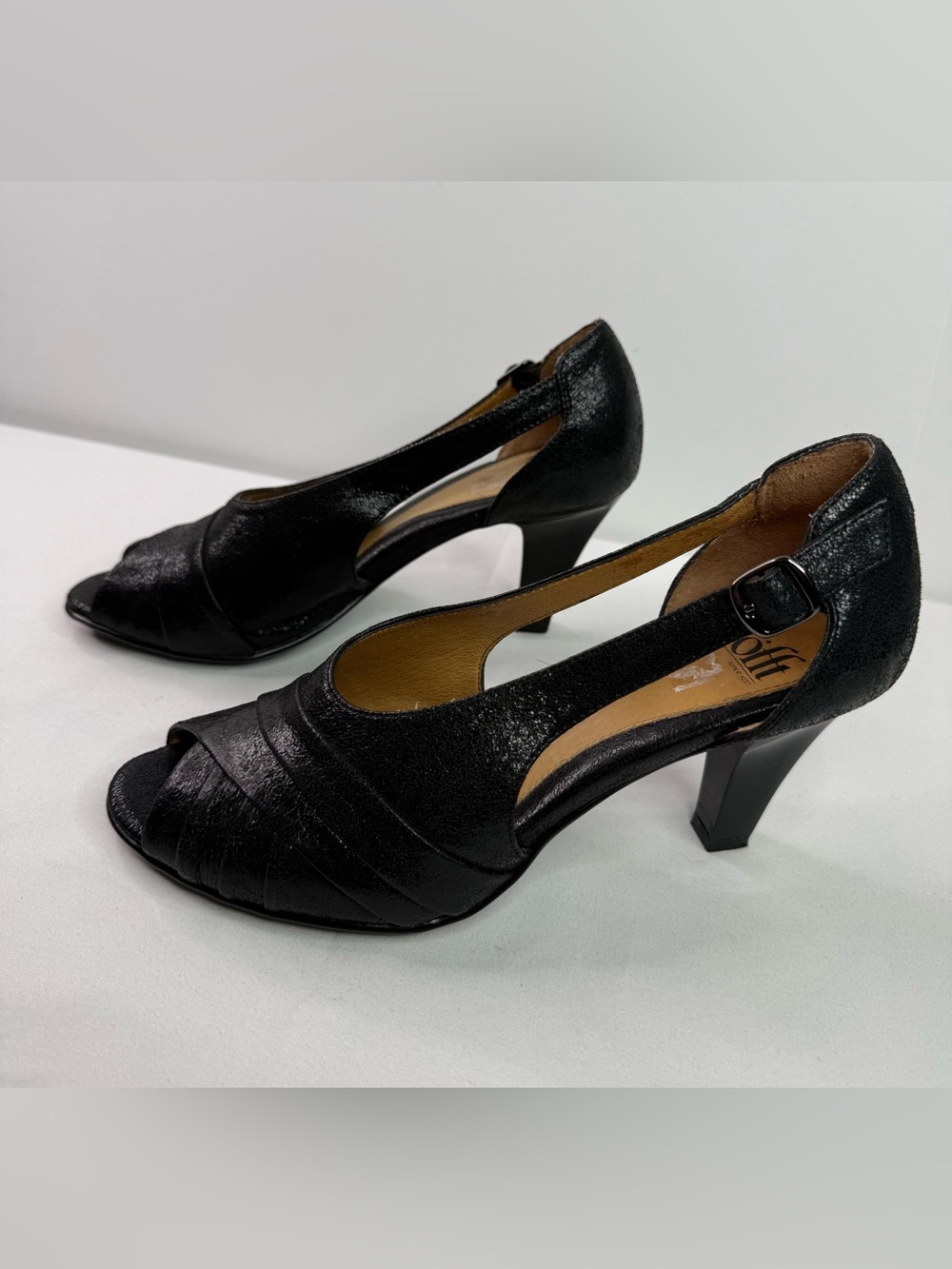 SOFFT Black Textured Leather Peep Toe Pumps  Size 10 M Patent Heel
